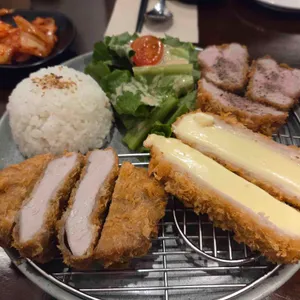 브라운테이블 사진