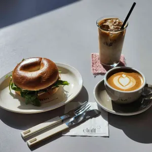 콜프로스터스 클러프 대표 사진