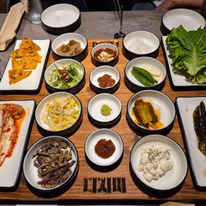 디지버솥삼겹 사진