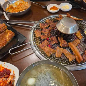 본가참숯돼지숯불갈비 사진