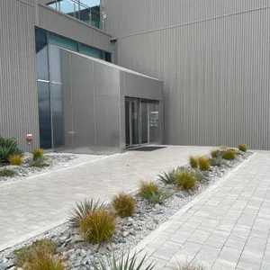 언캐니 리뷰 사진