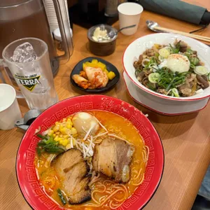 코이라멘 대표 사진