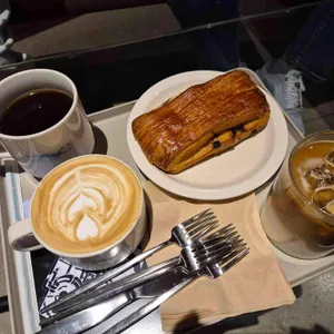 돈대카페 아웃포스트 사진