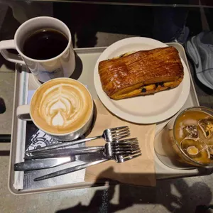 돈대카페 아웃포스트 사진