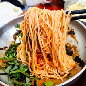 은행나무길 국수집 사진