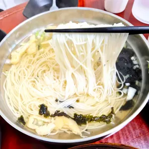 은행나무길 국수집 사진