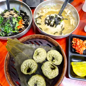 은행나무길 국수집 사진