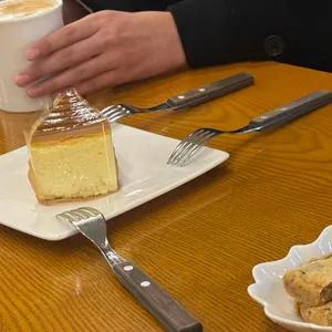 더 카페 대표 사진