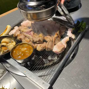 돈멜 대표 사진