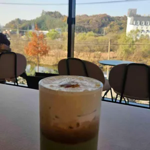 뉴버리 대표 사진