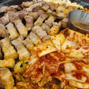 할매솥뚜껑삼겹살 사진