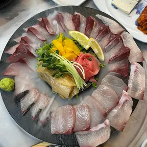 건영 수산 대표 사진