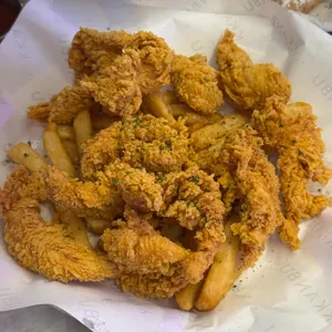 깐부치킨 사진 1