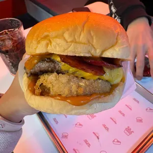 힘난다버거 사진