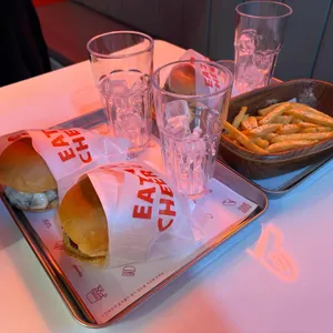 힘난다버거 사진