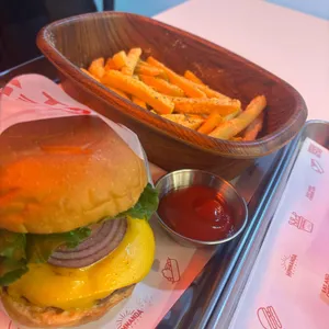 힘난다버거 사진