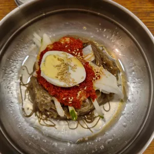 육쌈냉면 사진