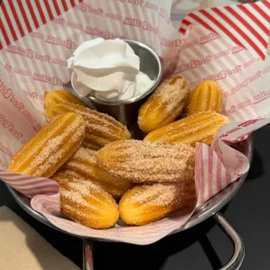 보드게임카페 레드버튼 사진 1