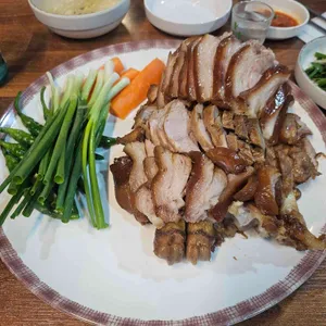 장충유박사왕족발 사진