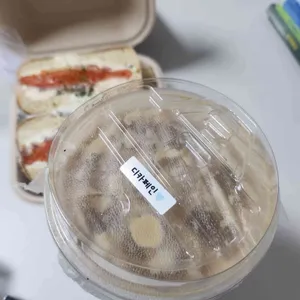 웨인스베이글스 대표 사진