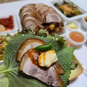 장충동왕족발보쌈 대표 사진