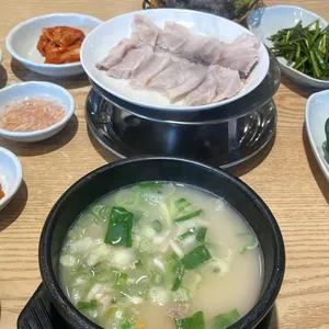 쌍둥이 돼지국밥 대표 사진