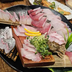 더 씨 대표 사진