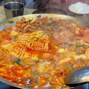놀부부대찌개 사진