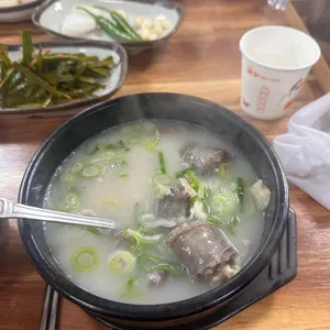 양산돼지국밥 대표 사진