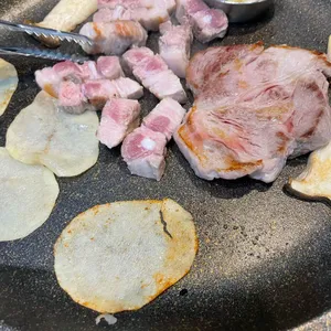 문경약돌돼지 사진