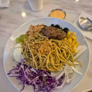 샐러드로우 앤 트라타 사진