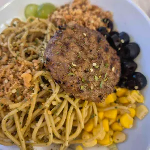 샐러드로우 앤 트라타 사진