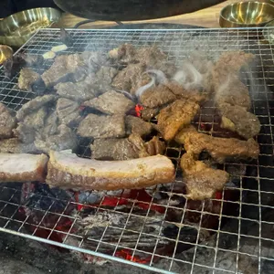 전통숯불화로구이 사진