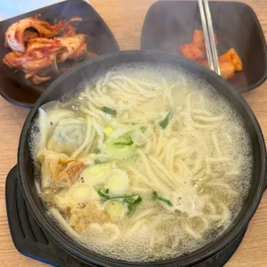황태 뚝배기 칼국수 사진 1