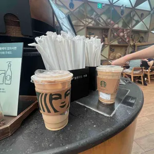 스타벅스 사진 1