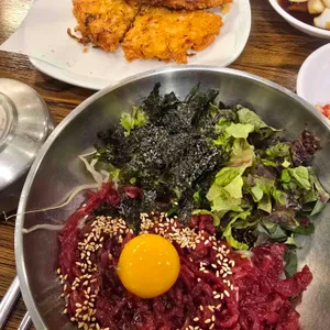 통큰누이네 육회빈대떡 대표 사진