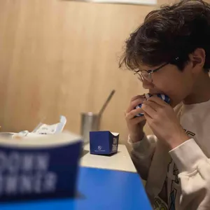 다운타우너 대표 사진