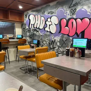 포이즈럽 대표 사진