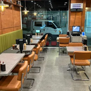 포이즈럽 대표 사진