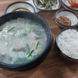 양산돼지국밥 사진