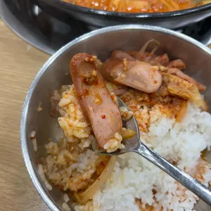 최네집 사진