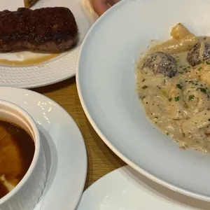 어거스트힐 사진