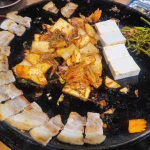 무쇠김치삼겹 사진