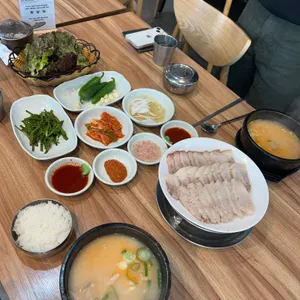 쌍둥이돼지국밥 대표 사진