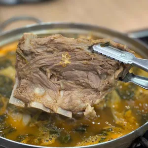 뼈큰감자탕 사진 1