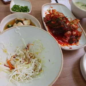 밀정원 대표 사진