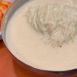 디안 한우곰탕 콩국수 사진