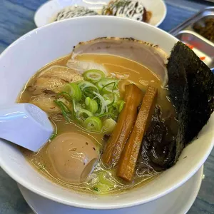 코이라멘 대표 사진