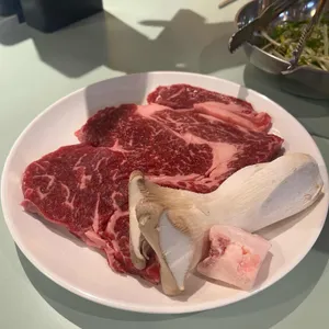 꾸석지돌판한우 사진