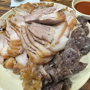 돌산족발 사진 1